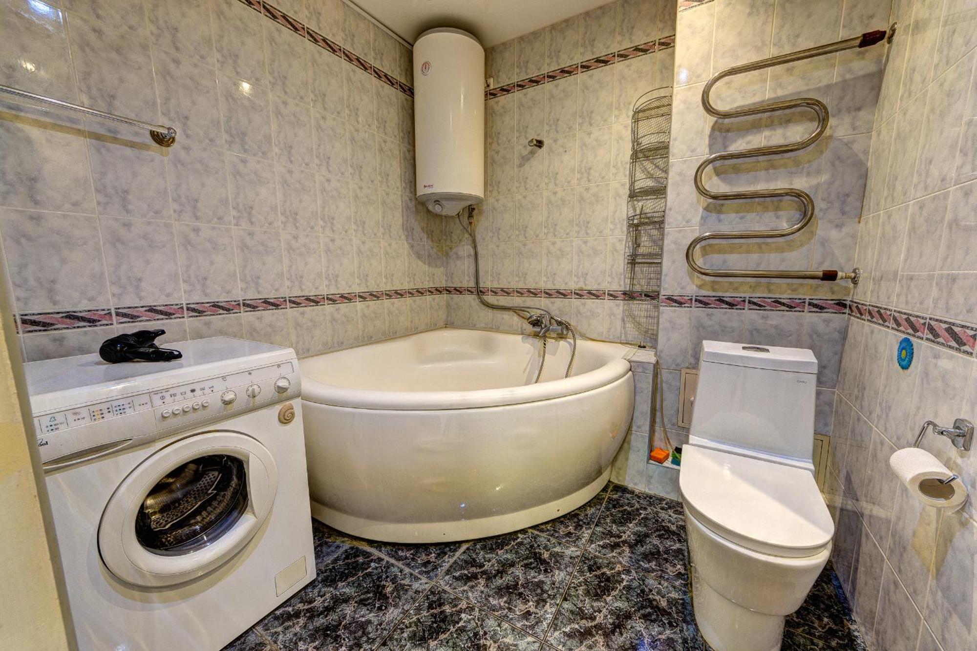3-кімнатні в центрі, поруч ст. м. університет Apartment *